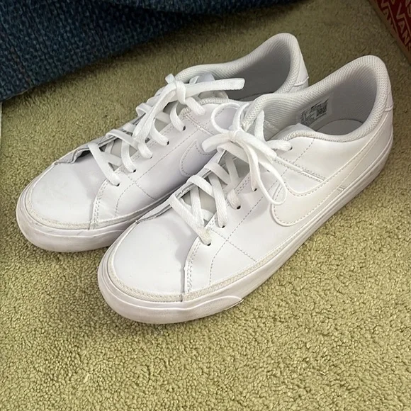 Nike womens 7.5 - Picture 2 of 4